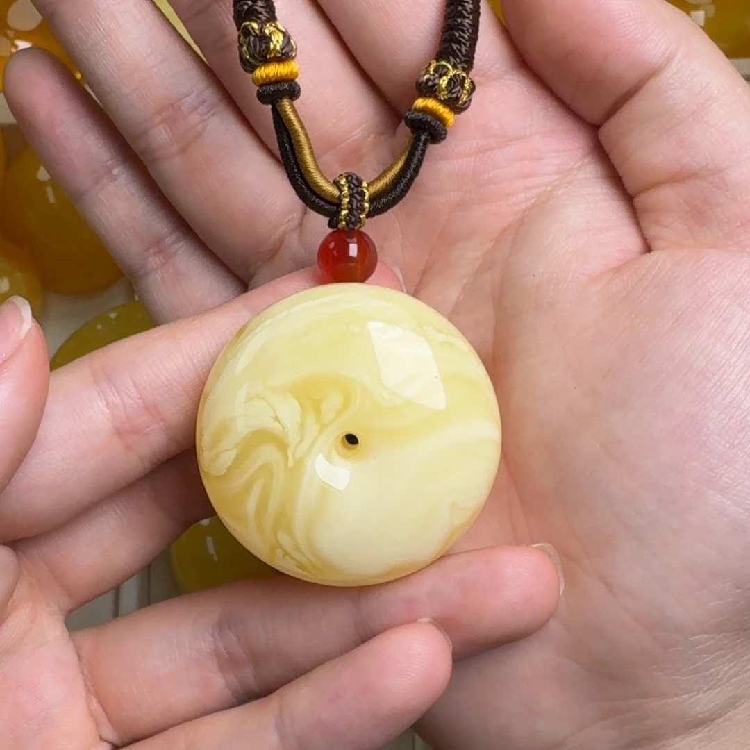 蜜蜡未镶嵌颈饰无优化无烤色无补胶无覆膜无辐照无煮蜜