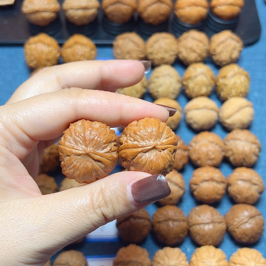 越***好文玩核桃吊坠矮桩焖尖磨盘