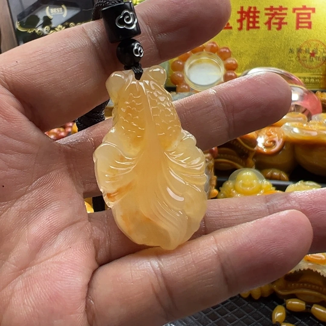 颈饰未镶嵌石英质玉