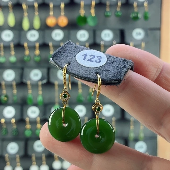 和田玉18K金镶嵌耳饰