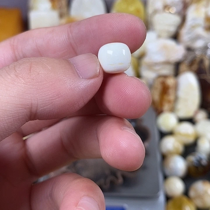 未镶嵌琥珀裸石我