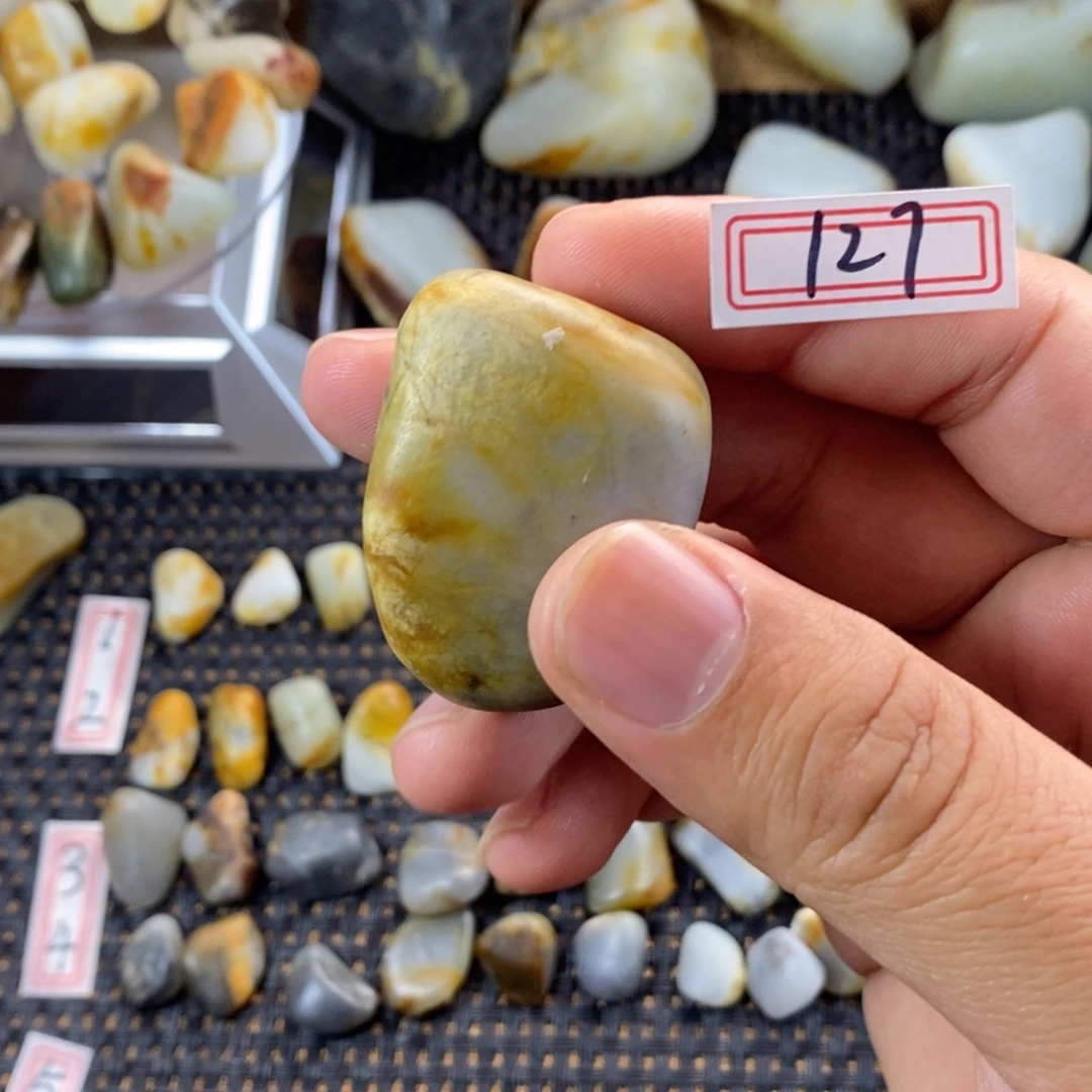 和田玉（糖玉）未镶嵌挂件