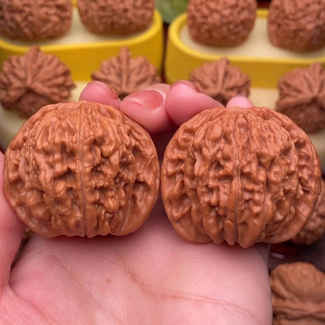 文玩核桃把件精品老树红皮四座楼44