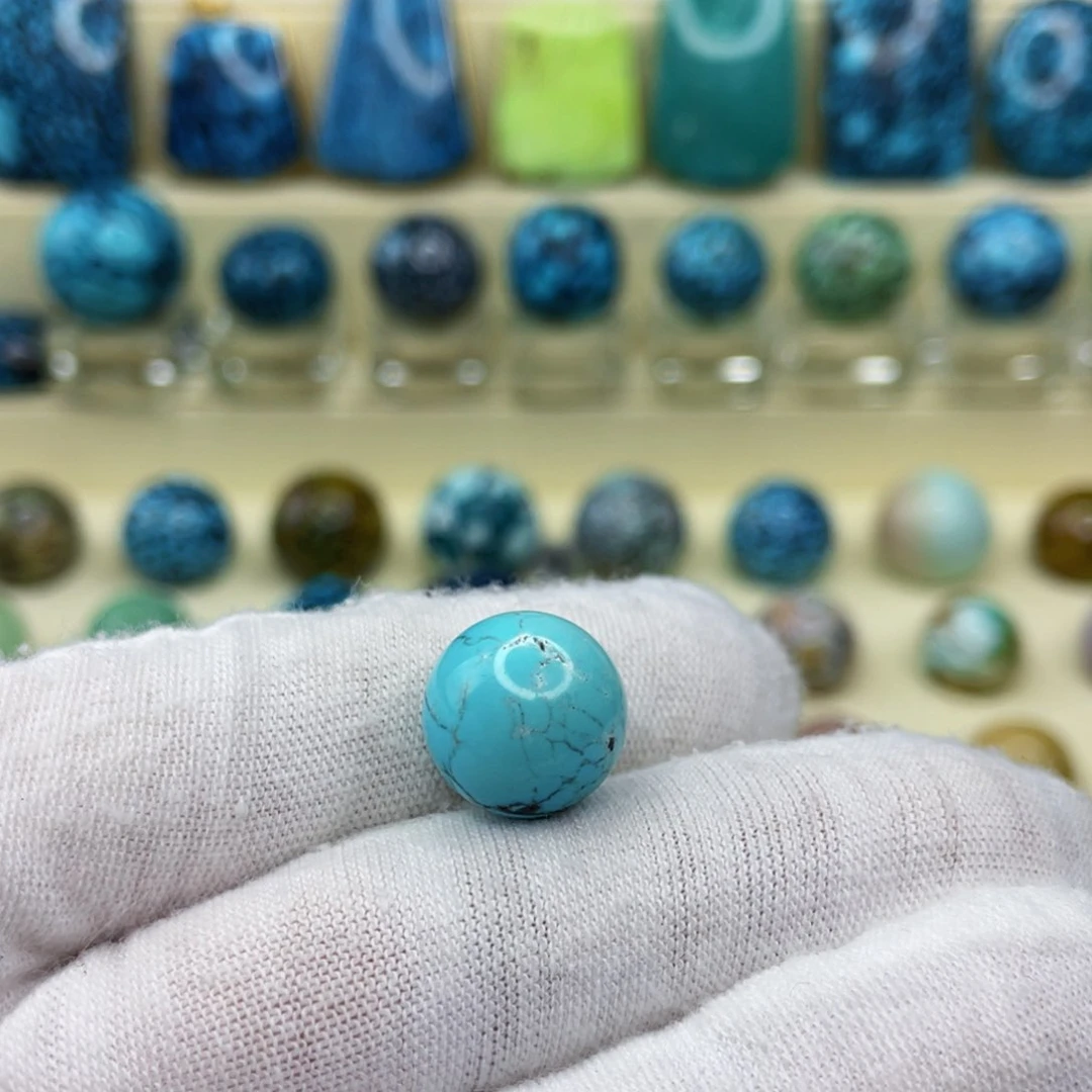 未镶嵌绿松石颈饰