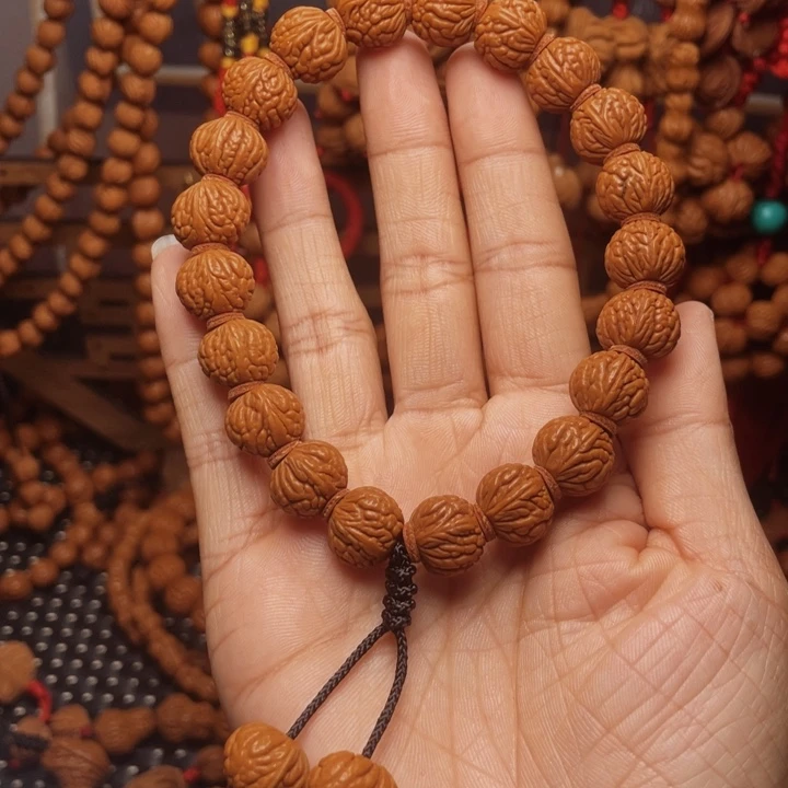 木质类龙纹桃枭挂件