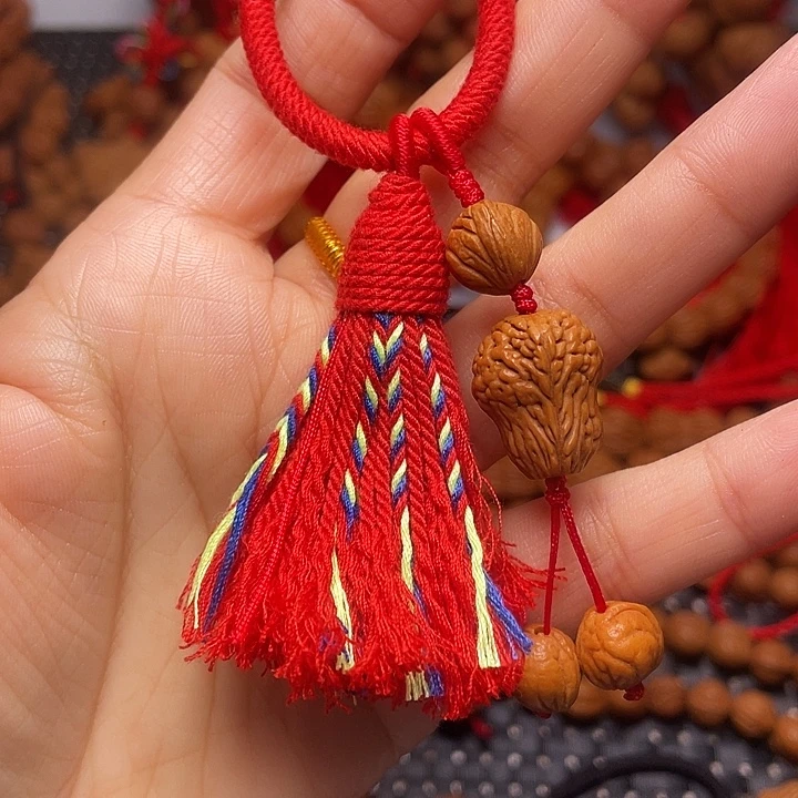 木质类龙纹桃枭挂件