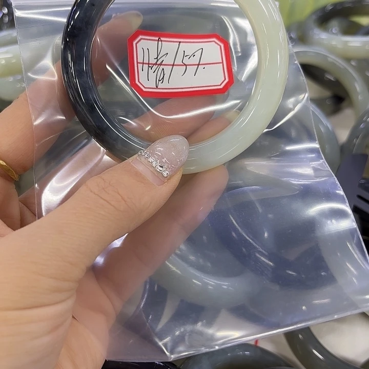 小***情蛇纹石玉未镶嵌手镯