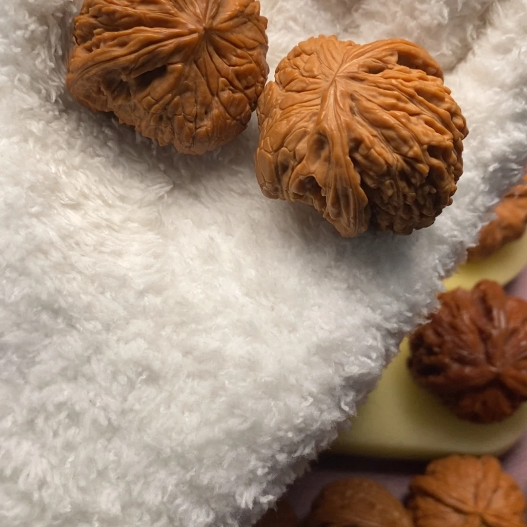 桃核把件南疆石蛇头34