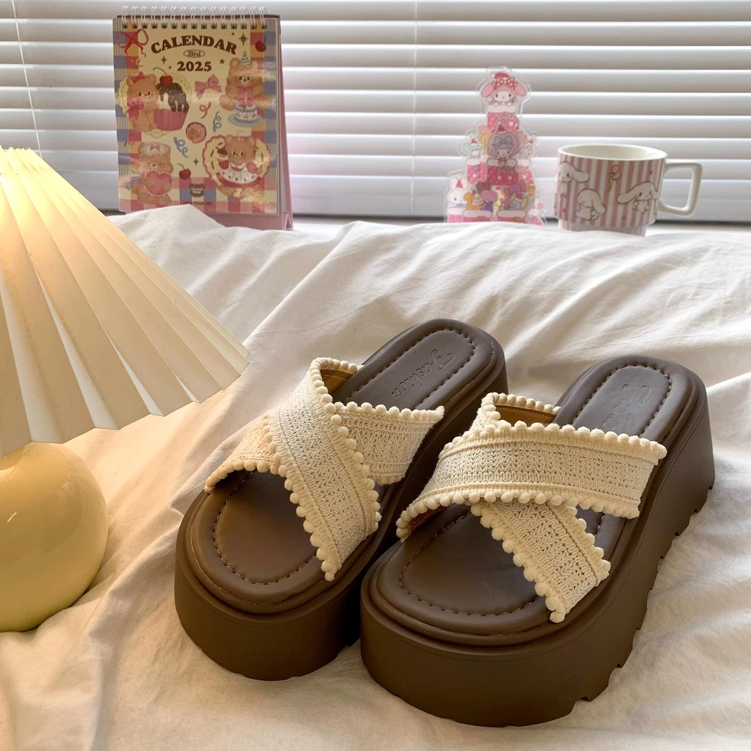 2025春新款波西米亚沙滩凉鞋松糕厚底增高交叉带凉拖鞋女夏季外穿