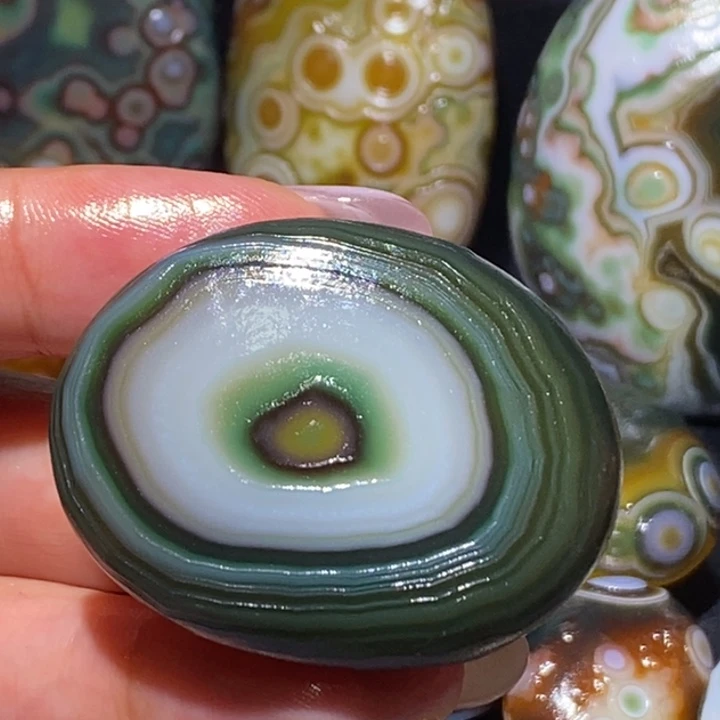 玛瑙/玉髓未镶嵌珠宝奇石35