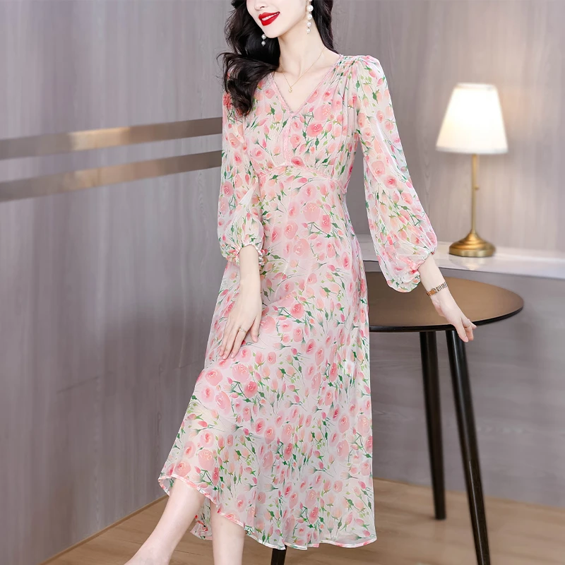 粉色碎花真丝连衣裙女2025夏季新款茶歇法式减龄收腰桑蚕丝中长裙