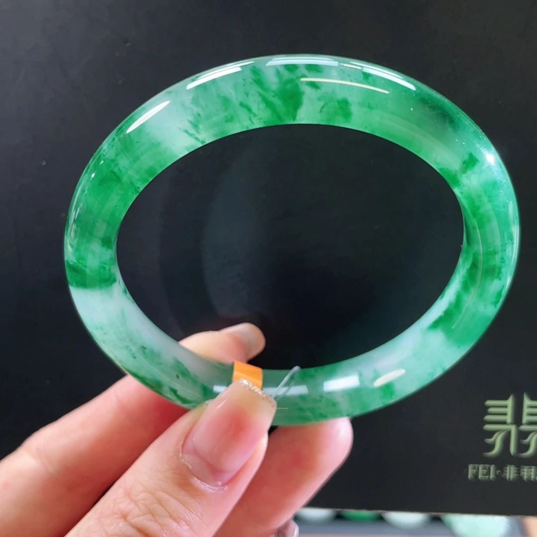 【闪购商品】未镶嵌手镯石英质玉