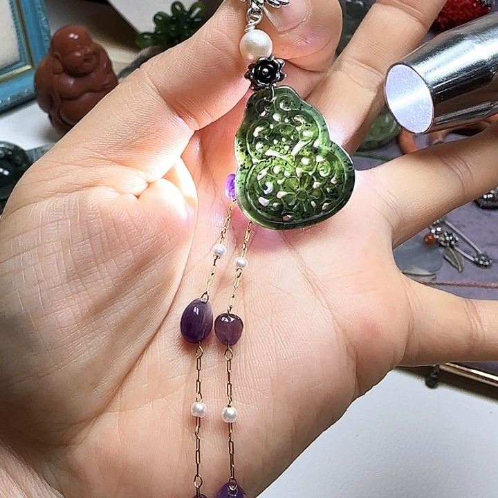 蛇纹石玉未镶嵌颈饰