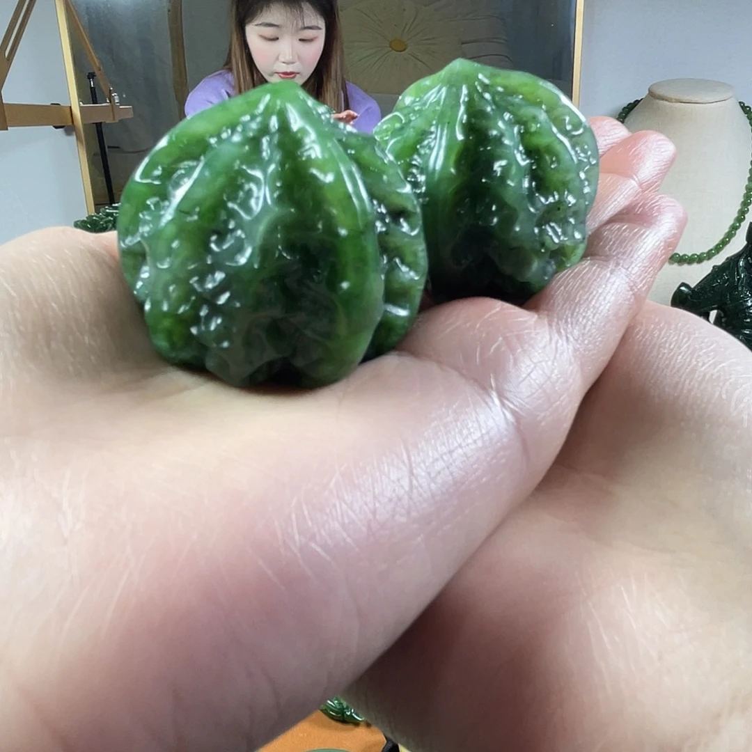 铁****和田玉（碧玉）未镶嵌把件