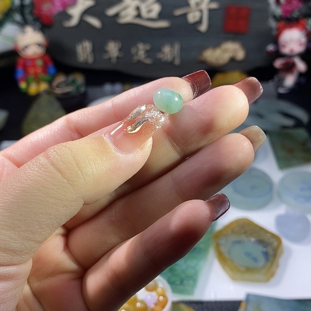 翡翠未镶嵌颈饰9+