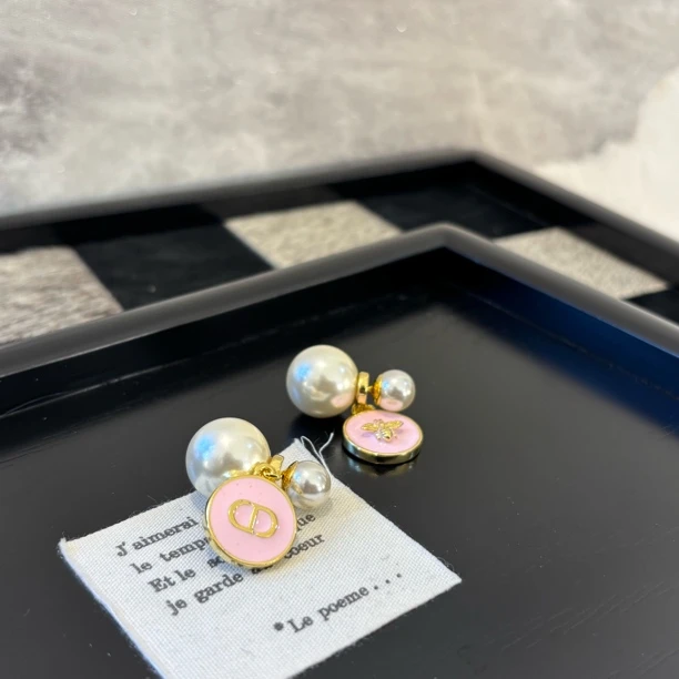 铜合金仿珍珠耳饰 圆形蜜蜂字母zz耳环EH2419