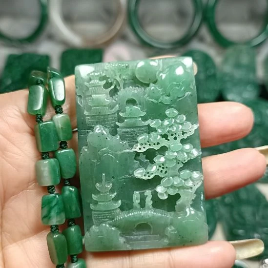 独山玉未镶嵌挂件