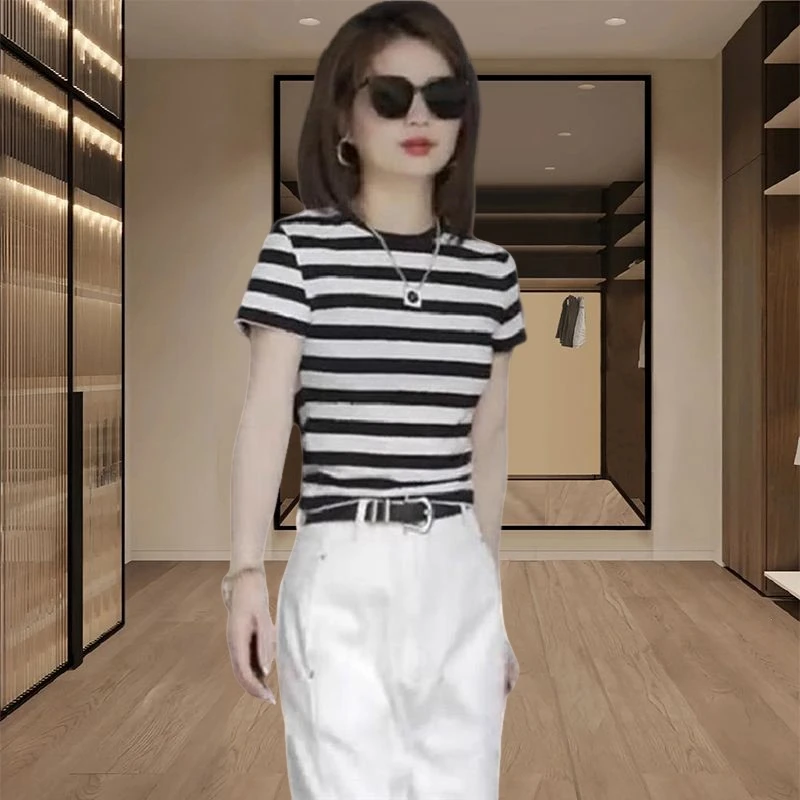 2025夏季新款女士条纹短袖t恤小个子时尚洋气体恤修身显瘦上衣服