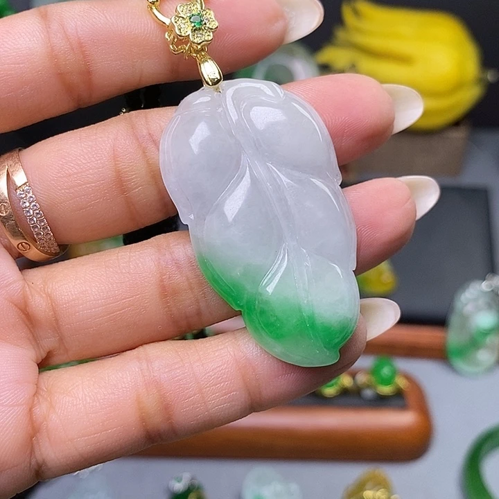 吊坠(赠链)未镶嵌翡翠