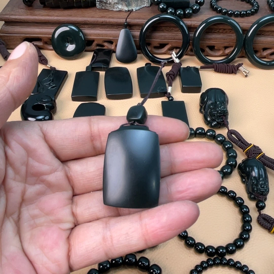 秋***叶和田玉未镶嵌车挂