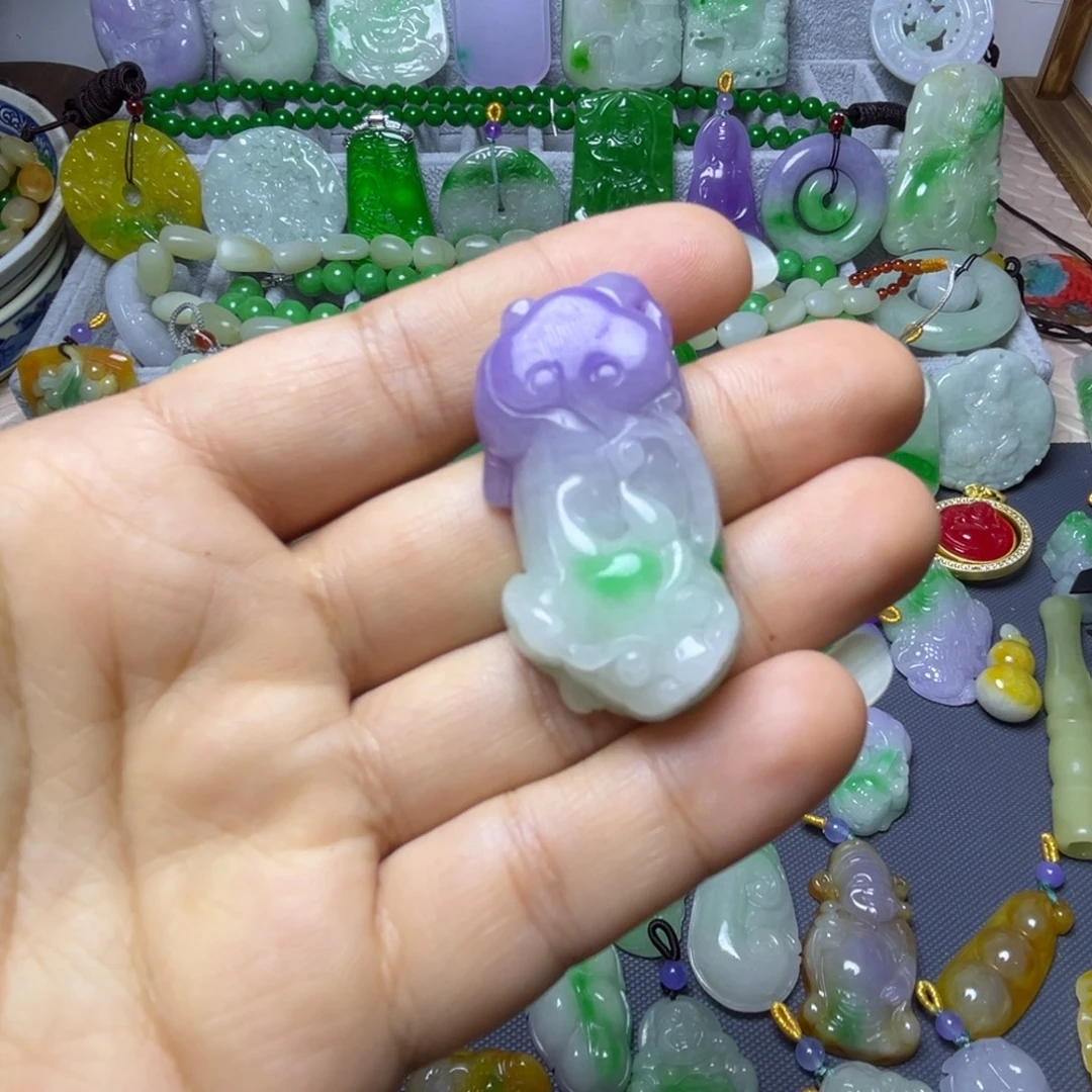 翡翠未镶嵌颈饰吊坠