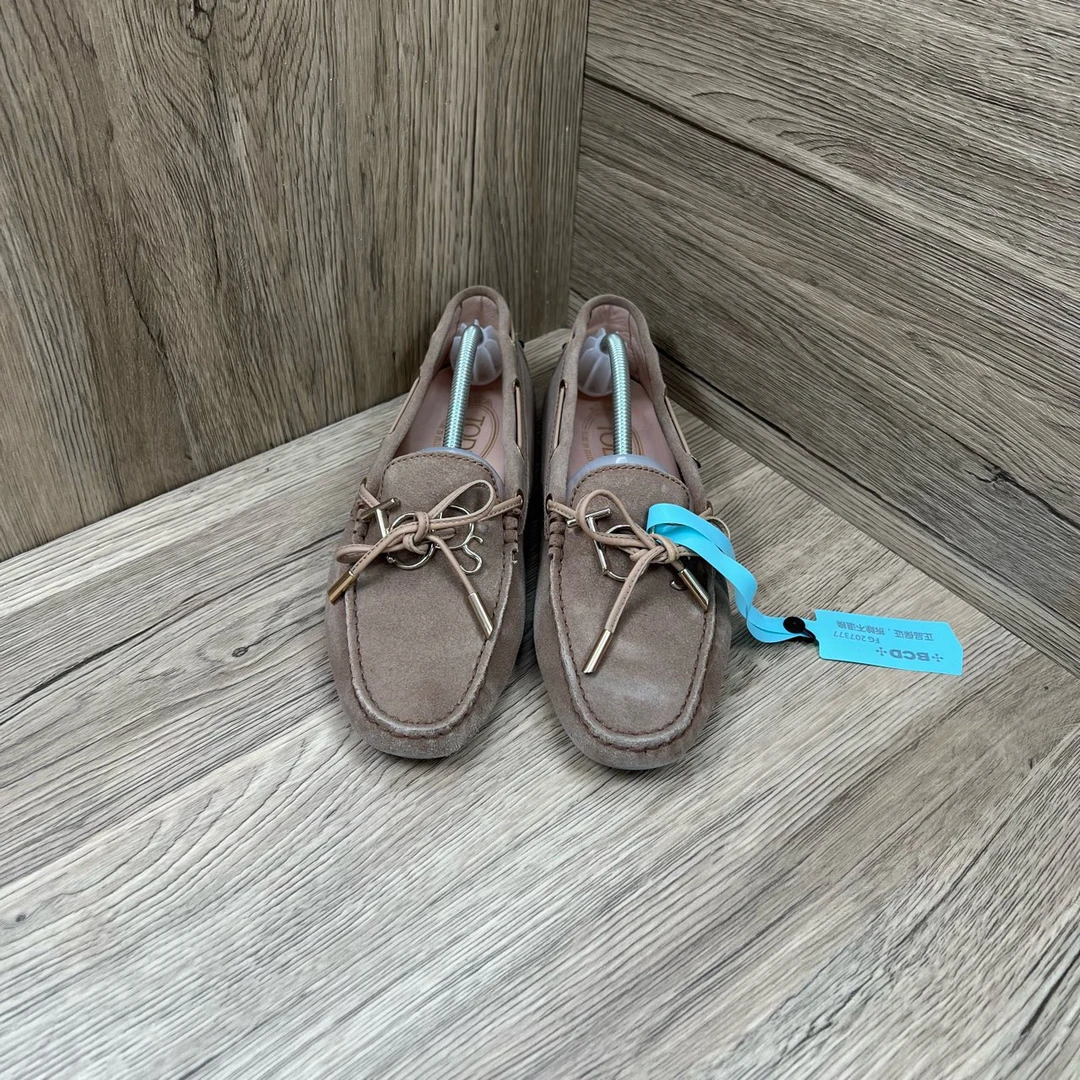 95新 TOD’S/托德斯 棕色丝绒金属logo豆豆乐福鞋 38码/无配件