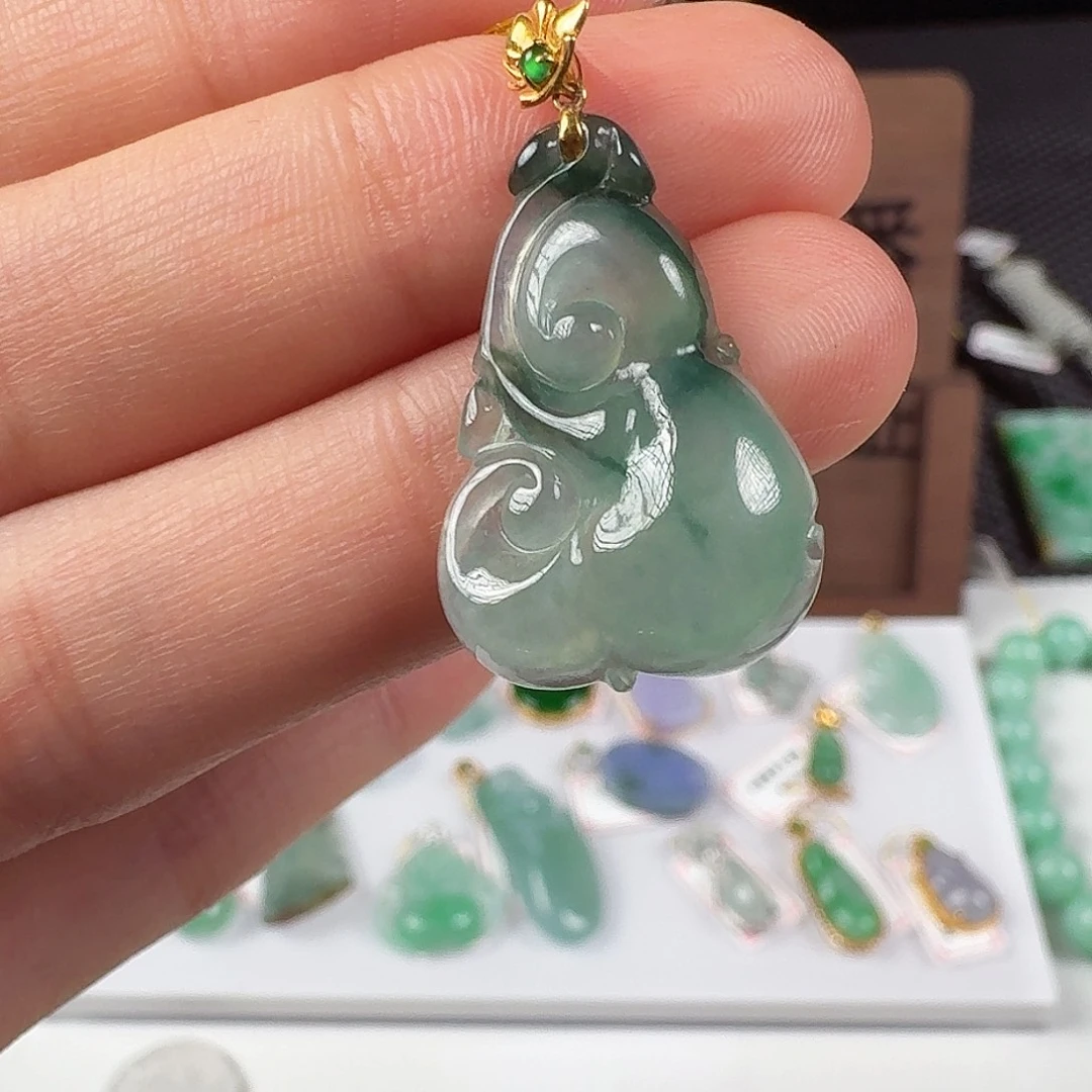 翡翠18K金镶嵌颈饰