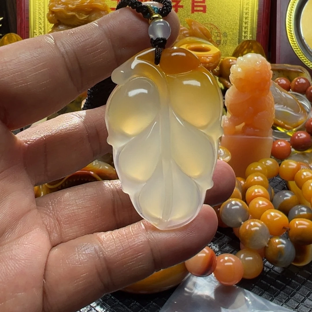 石英质玉未镶嵌颈饰
