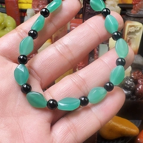 寿山石再****掉雅安綠手串