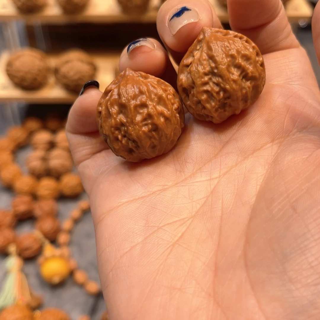 桃核把件麦穗纹京八棱