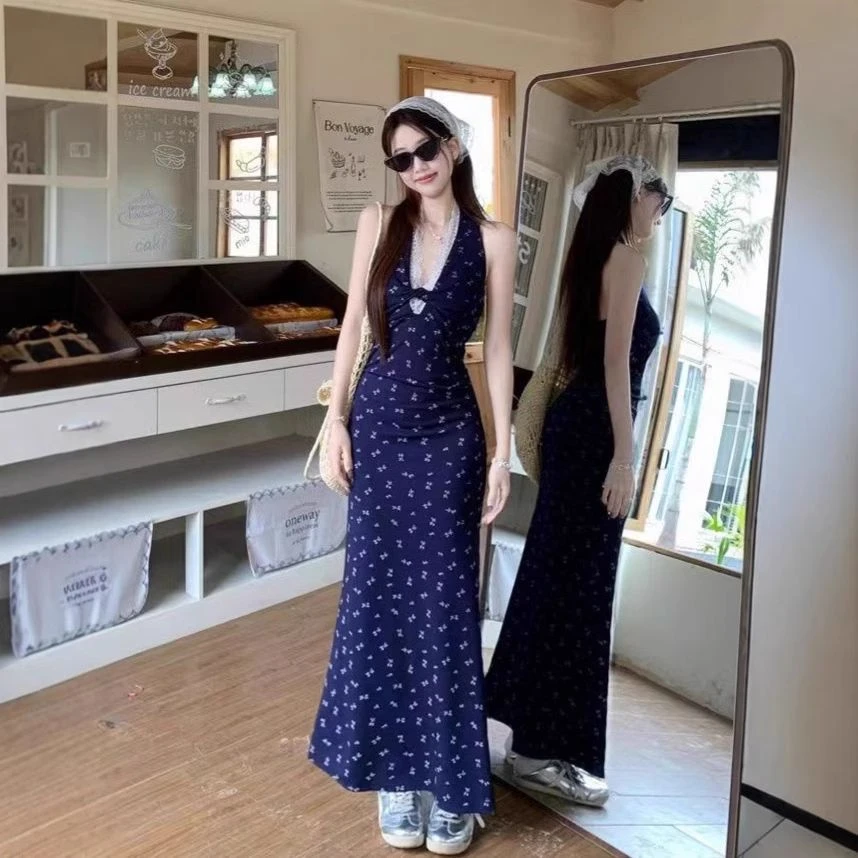 夏季新款法式度假风蕾丝拼接小碎花修身显瘦挂脖吊带裙连衣裙长裙