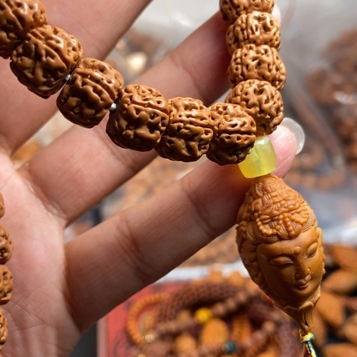 猴头核桃吊坠文玩手串