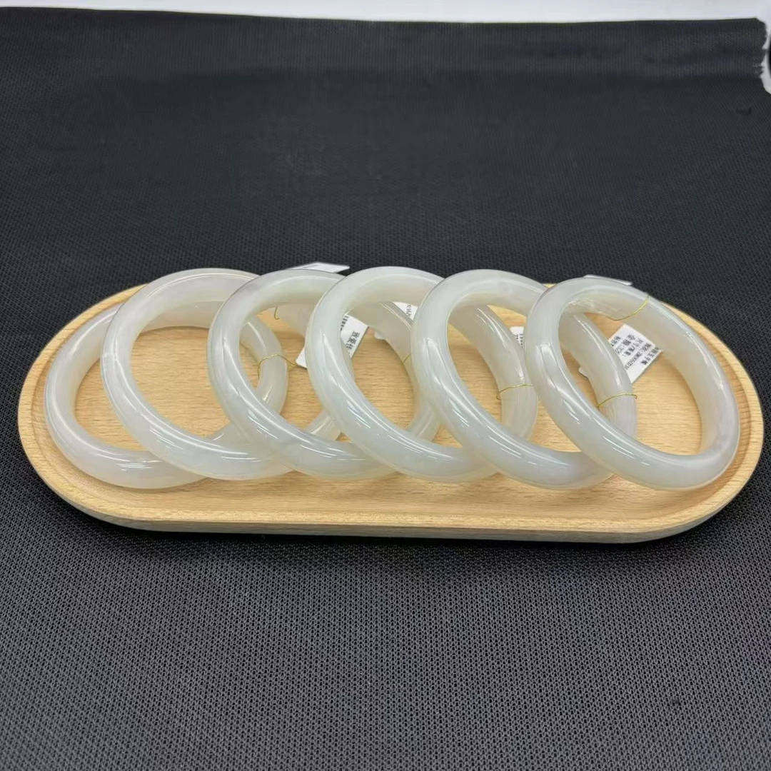 天然和田玉手镯精美时尚气质有瑕款多样性发货其一37