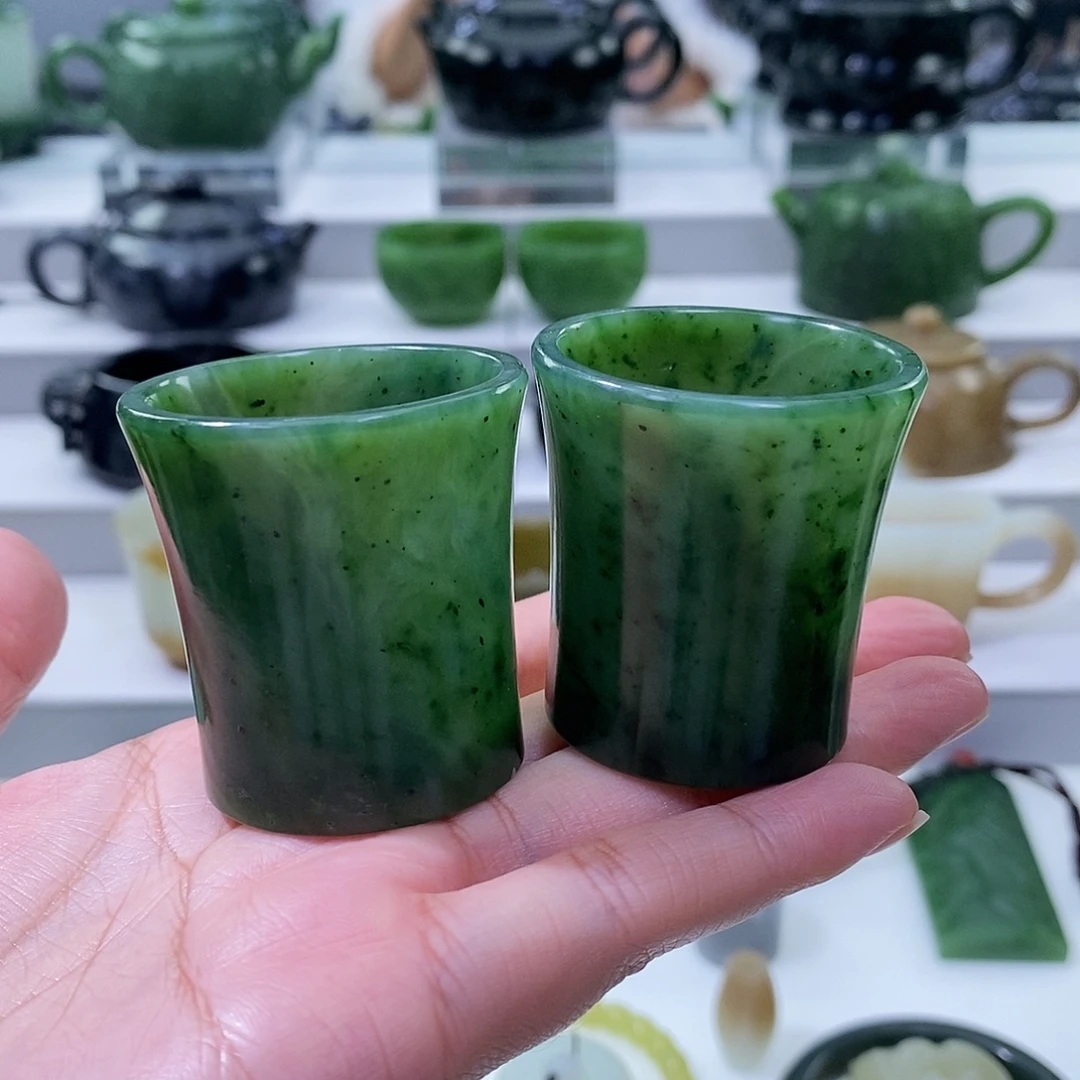 和田玉未镶嵌挂件杯子