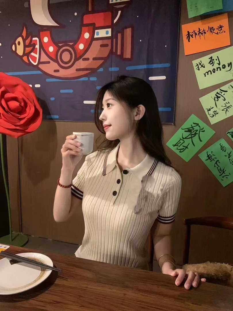 纯色学院风夏季常规拼色毛针织衫设计感翻领修身女装条纹休闲