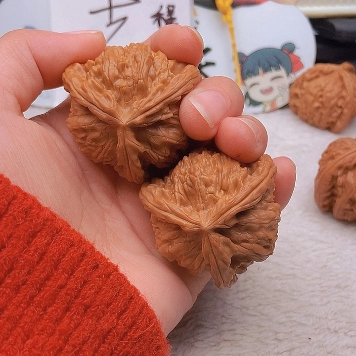 吊坠文玩核桃稳****?三棱