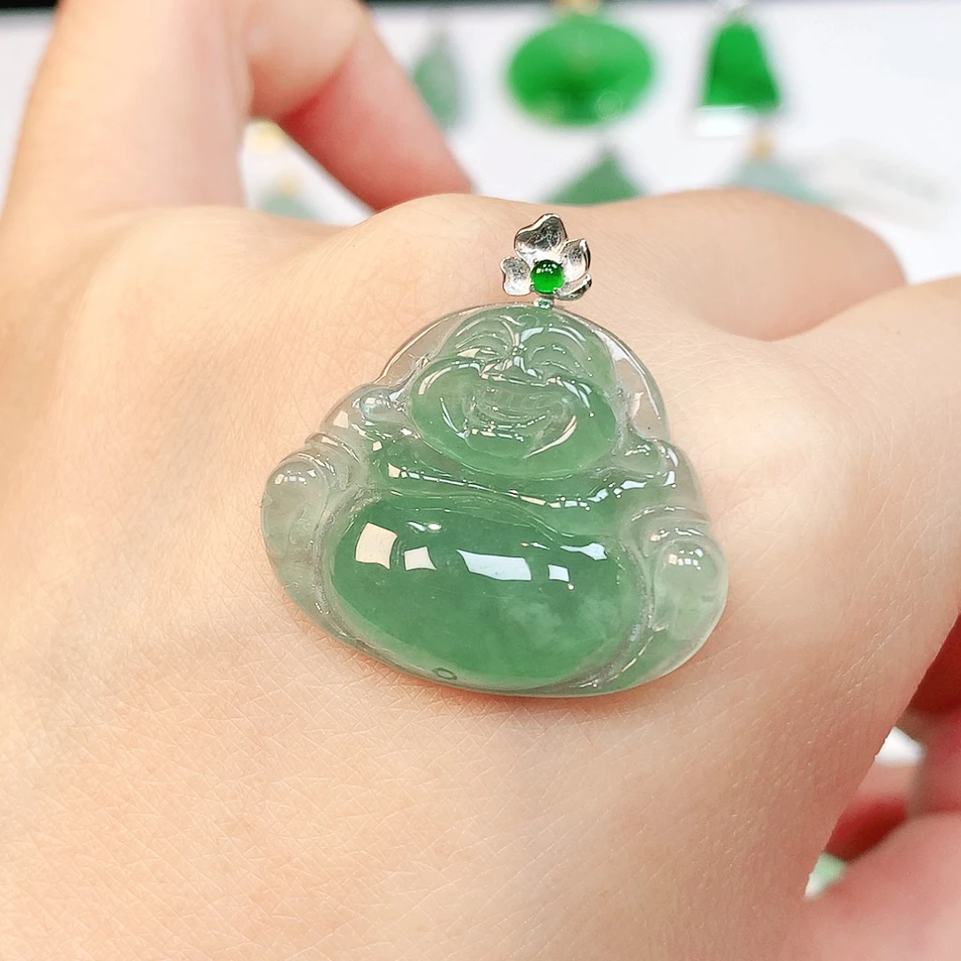 翡翠18K金镶嵌颈饰