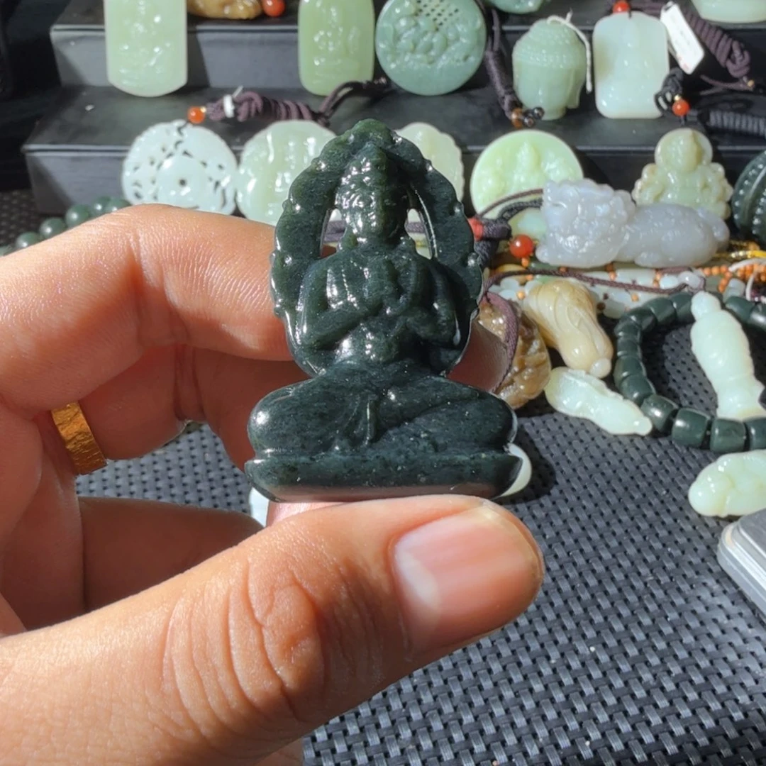 和田玉未镶嵌颈饰