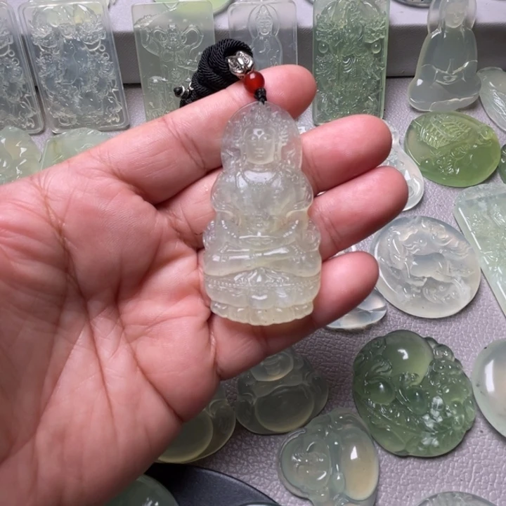 岫玉未镶嵌吊坠(赠链)