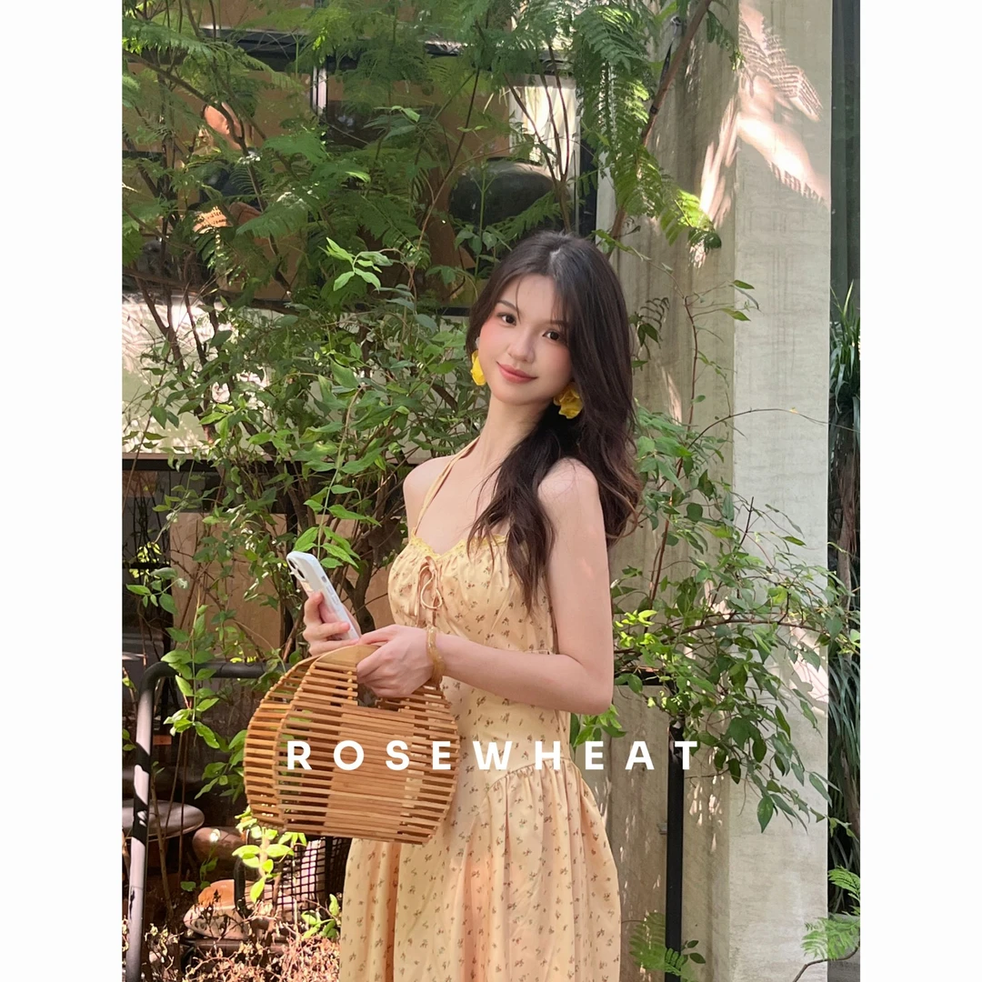 麦田玫瑰 碎花挂脖桃心领显瘦连衣裙【请认准实体正版】