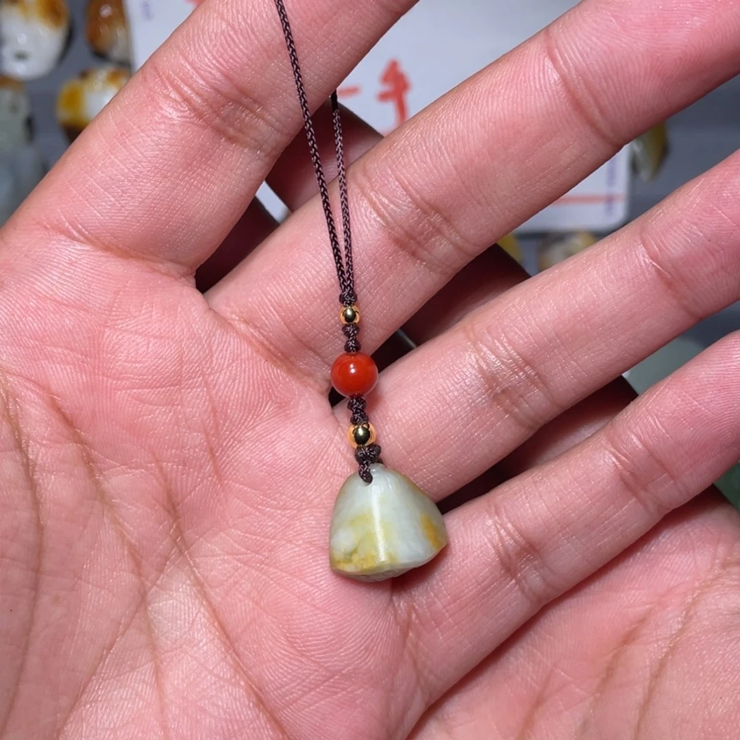 欢***玺和田玉未镶嵌车挂