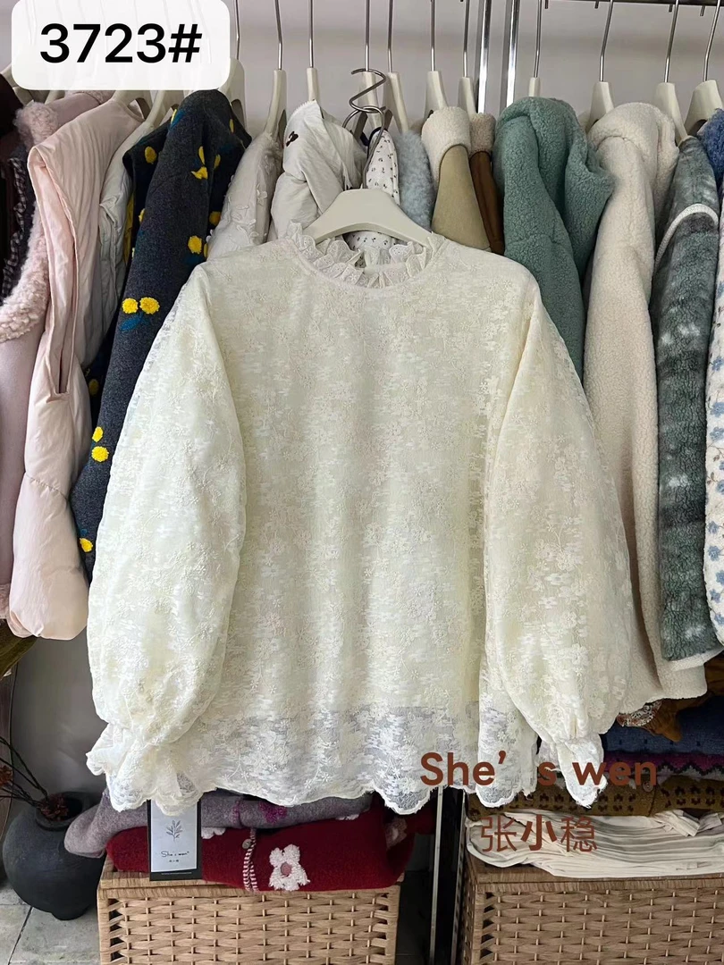 米多多 ZXW-3723-加绒蕾丝打底上衣