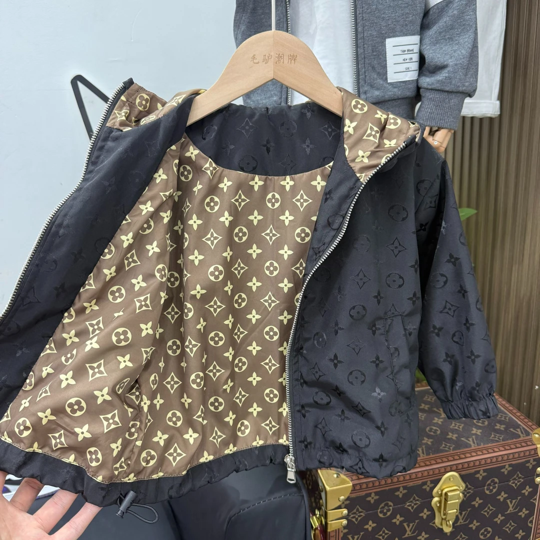 男童时尚夹克外套