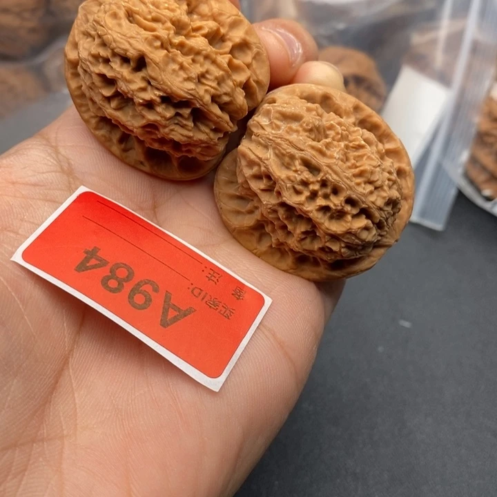 文玩核桃吊坠核桃