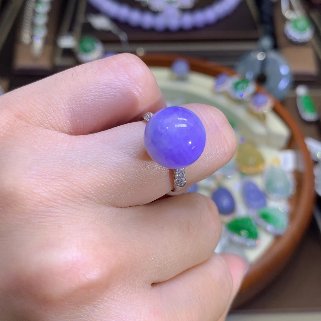 翡翠戒指18K金镶嵌翡翠