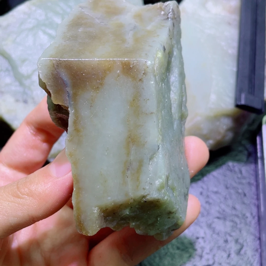 和田玉未镶嵌珠宝半成品