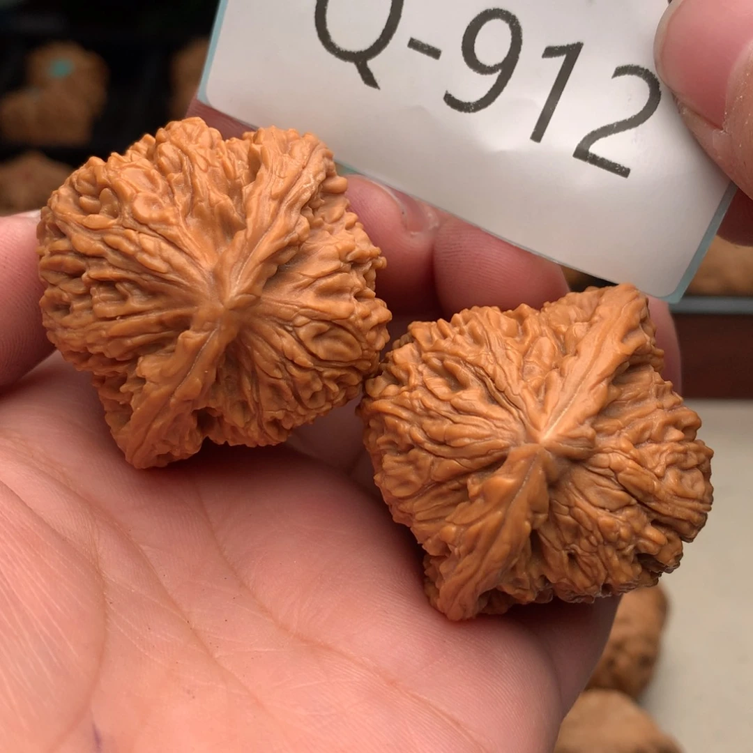 文玩核桃把件42南疆石……..