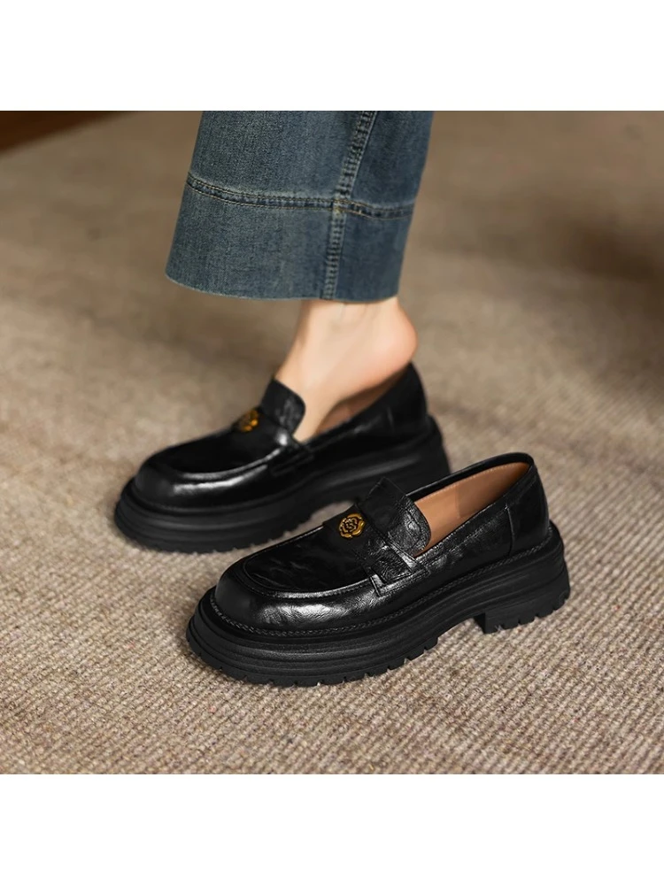 山茶花百搭黑色英伦风2025新款一脚蹬单鞋厚底小皮鞋真皮增高鞋女