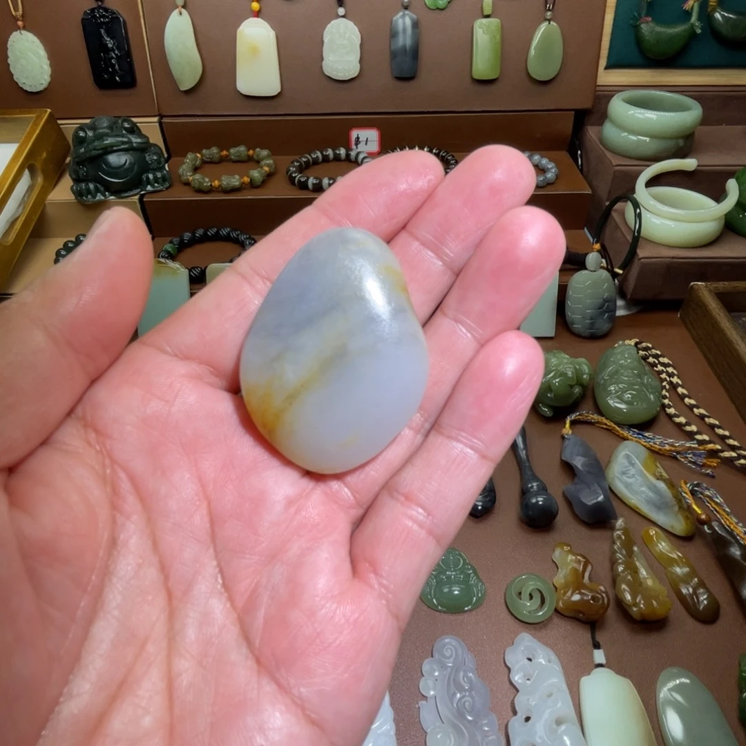 社***人和田玉未镶嵌颈饰