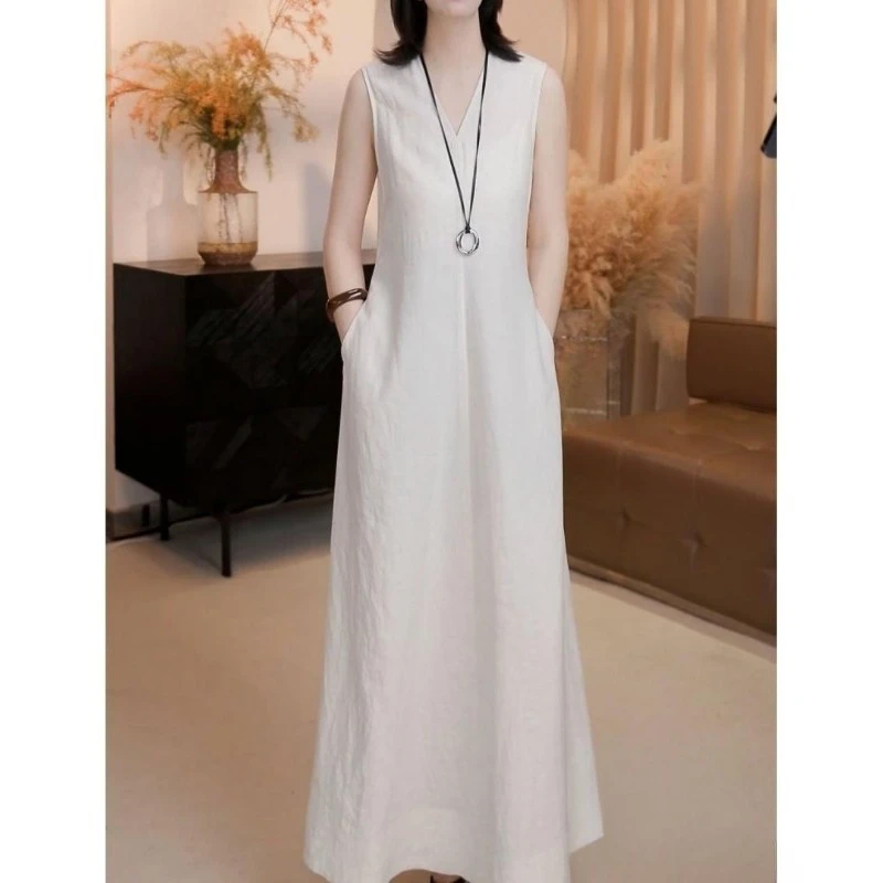 法式轻奢时尚气质连衣裙女2025夏季新款V领无袖妈妈无袖文艺长裙